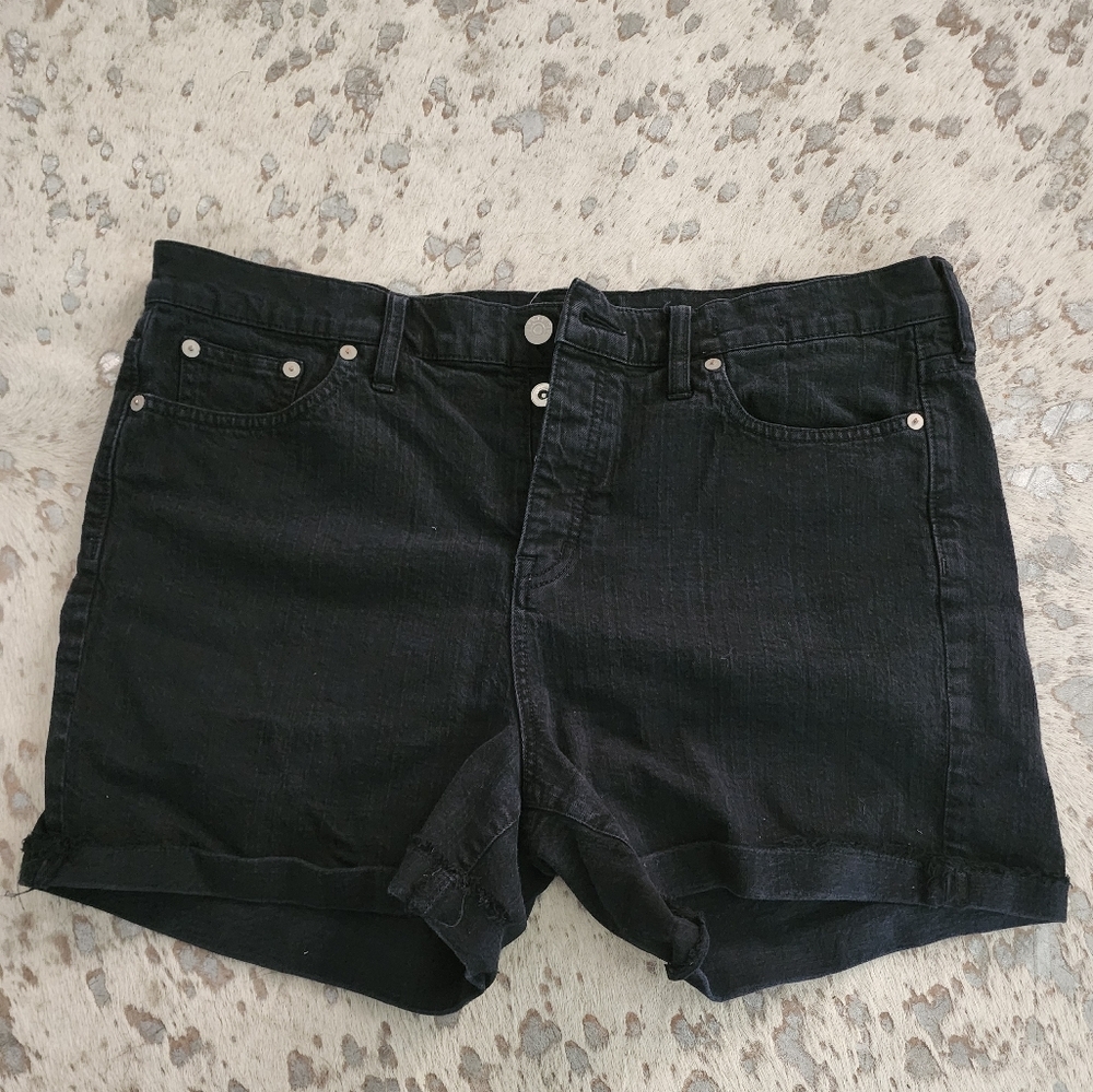 - Madewell high rise demin short black plus size 32.